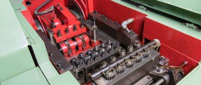 Che cos'è una macchina per la testata a freddo?